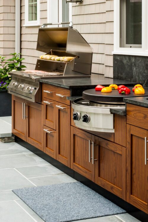 outdoor dining with evo